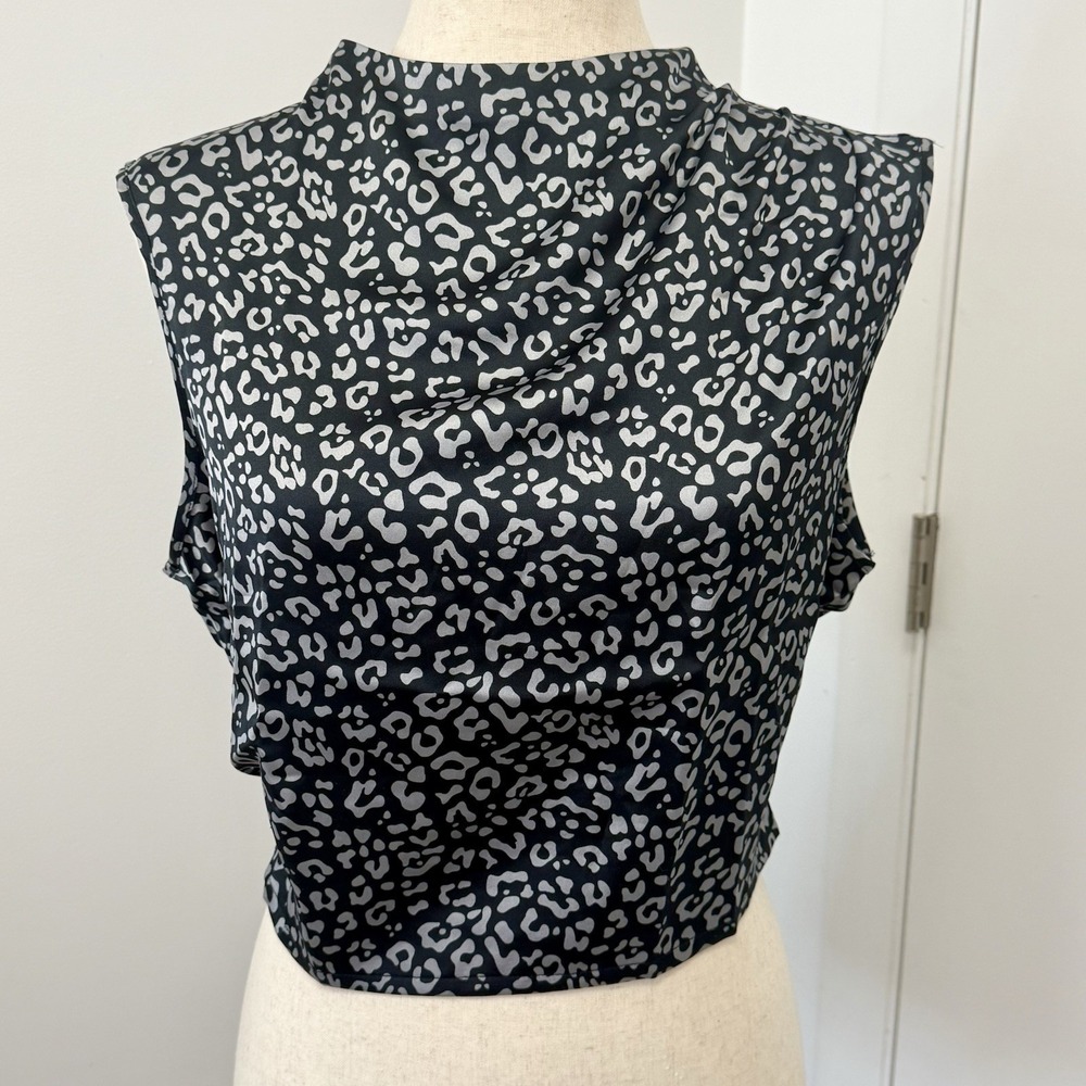 Metallic Animal‎ Print Sleeveless Blouse Button Back Close Size L Office Siren